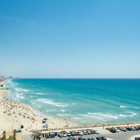 Aparthotel Okeanos On The Beach Herzliya Екстер'єр фото