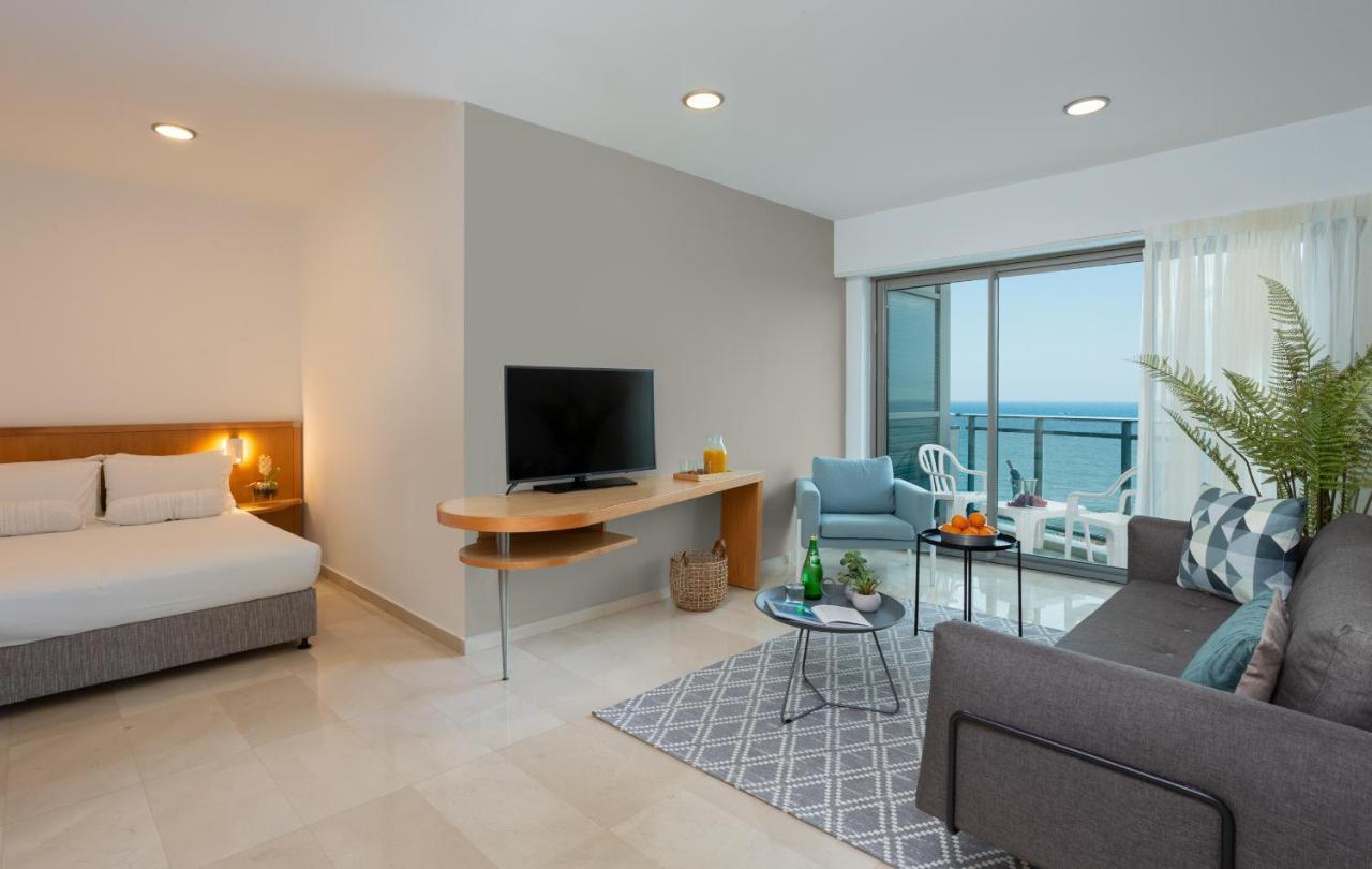 Aparthotel Okeanos On The Beach Herzliya Екстер'єр фото