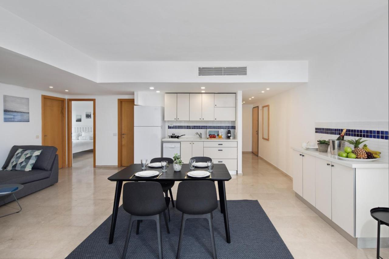Aparthotel Okeanos On The Beach Herzliya Екстер'єр фото