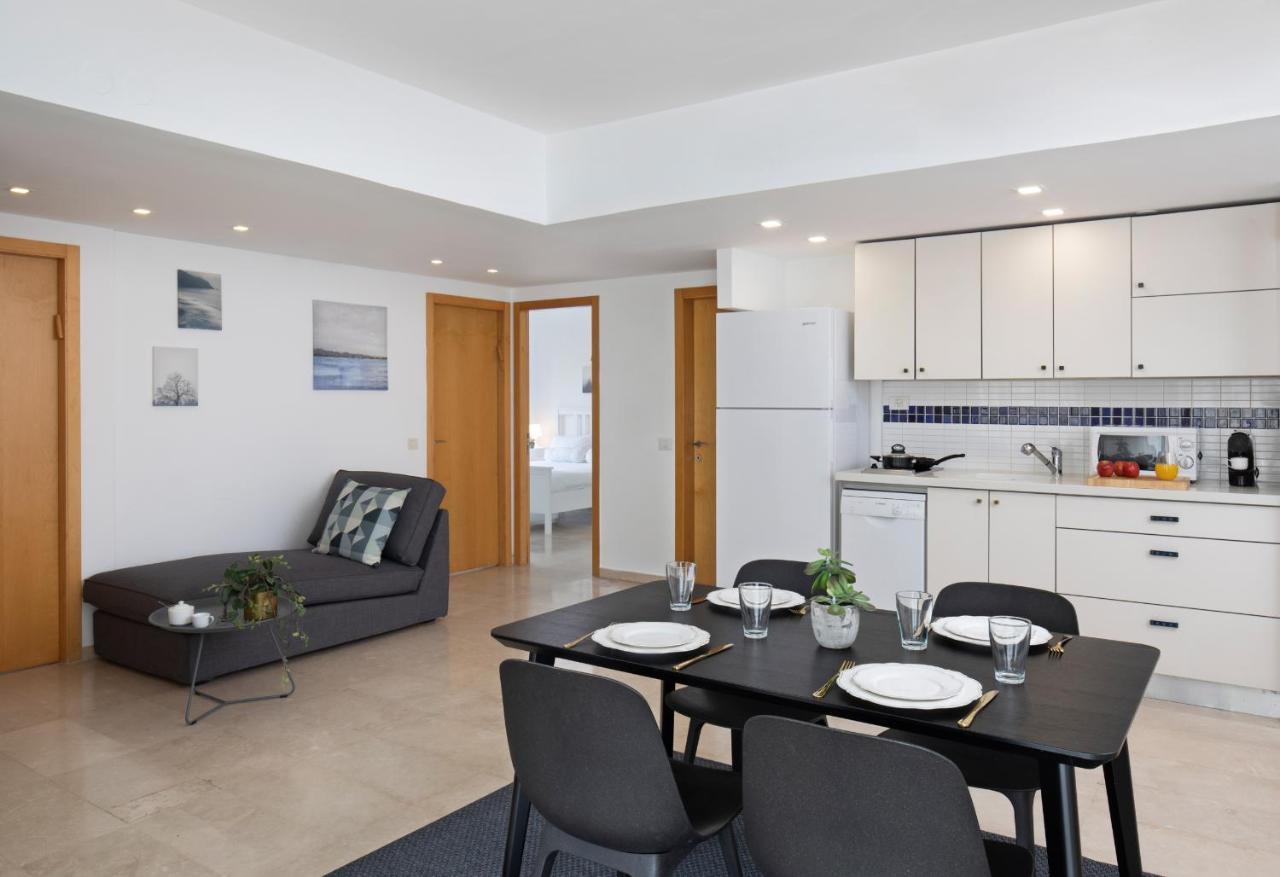 Aparthotel Okeanos On The Beach Herzliya Екстер'єр фото