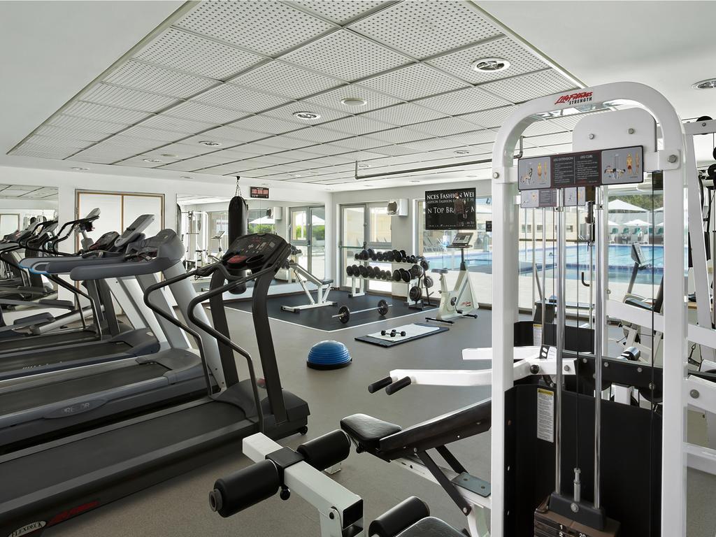 Aparthotel Okeanos On The Beach Herzliya Зручності фото