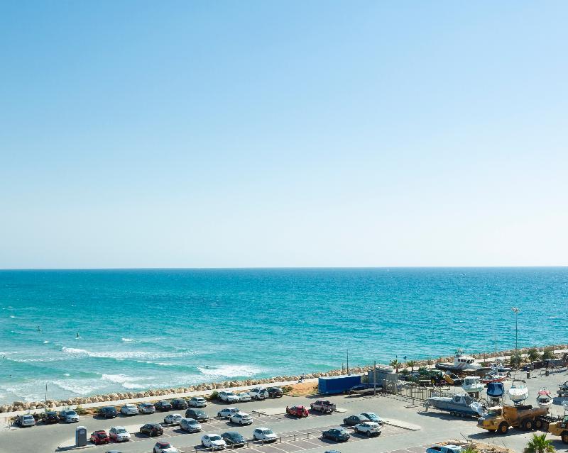 Aparthotel Okeanos On The Beach Herzliya Екстер'єр фото
