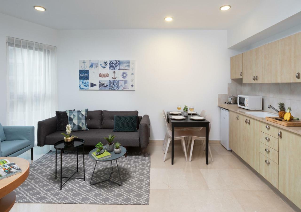 Aparthotel Okeanos On The Beach Herzliya Екстер'єр фото
