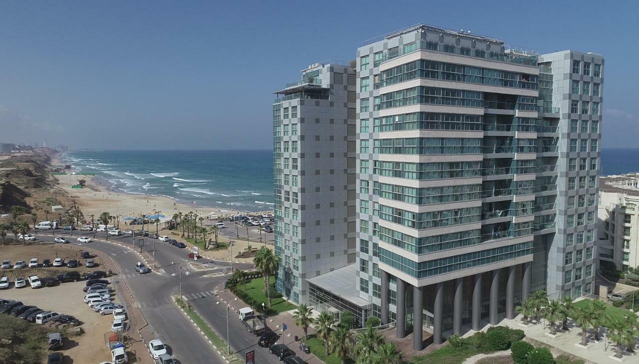 Aparthotel Okeanos On The Beach Herzliya Екстер'єр фото