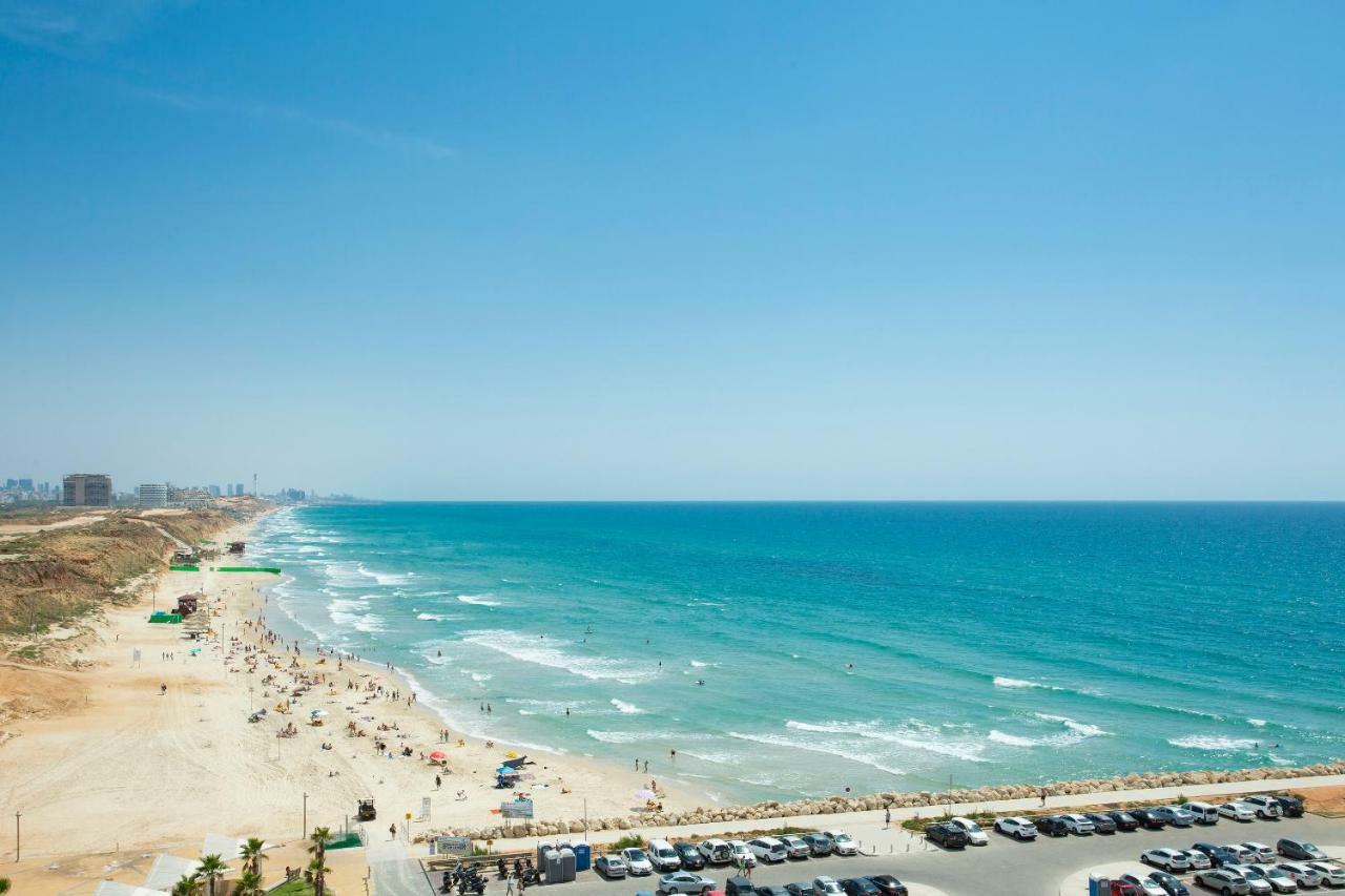 Aparthotel Okeanos On The Beach Herzliya Екстер'єр фото
