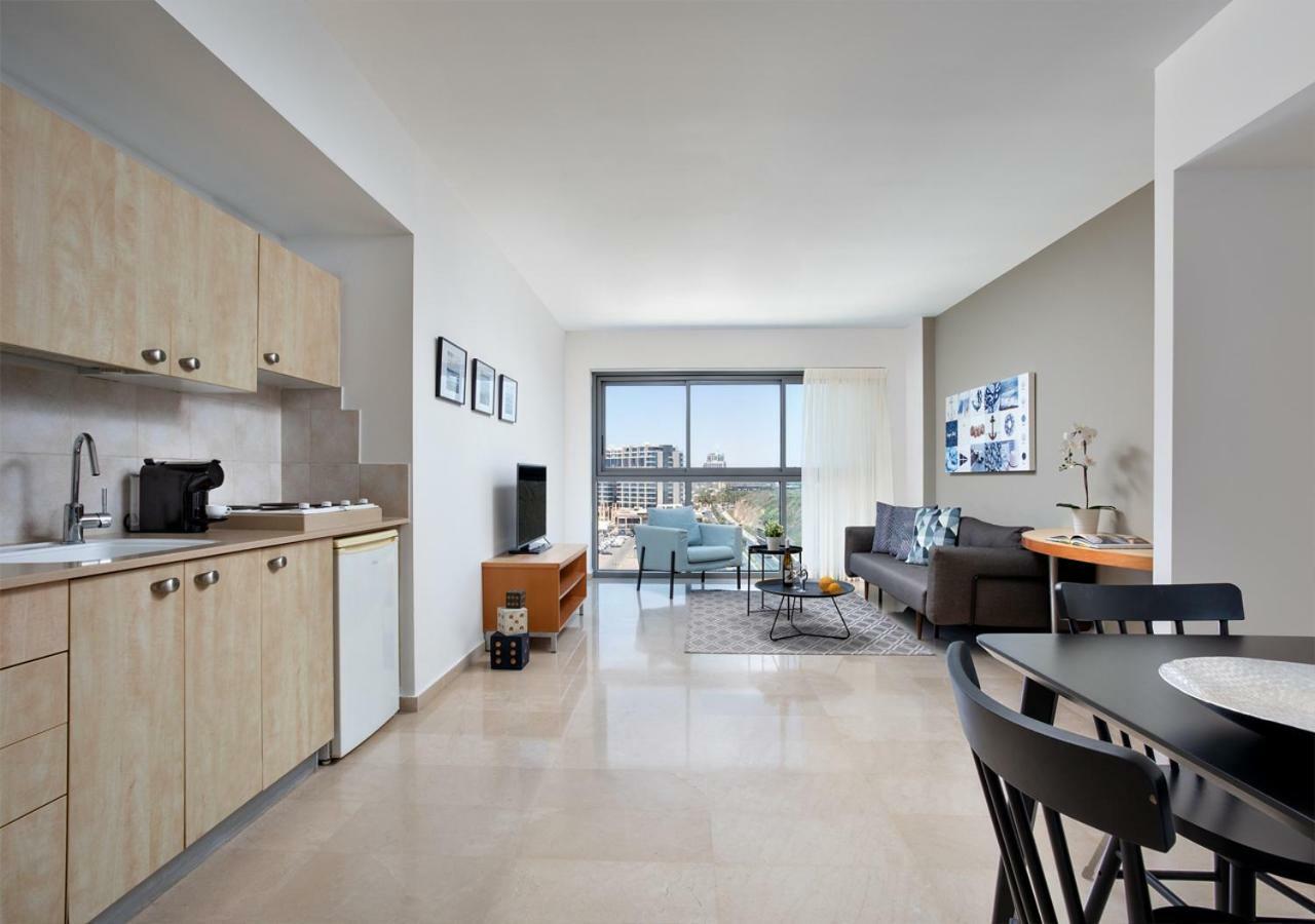 Aparthotel Okeanos On The Beach Herzliya Екстер'єр фото